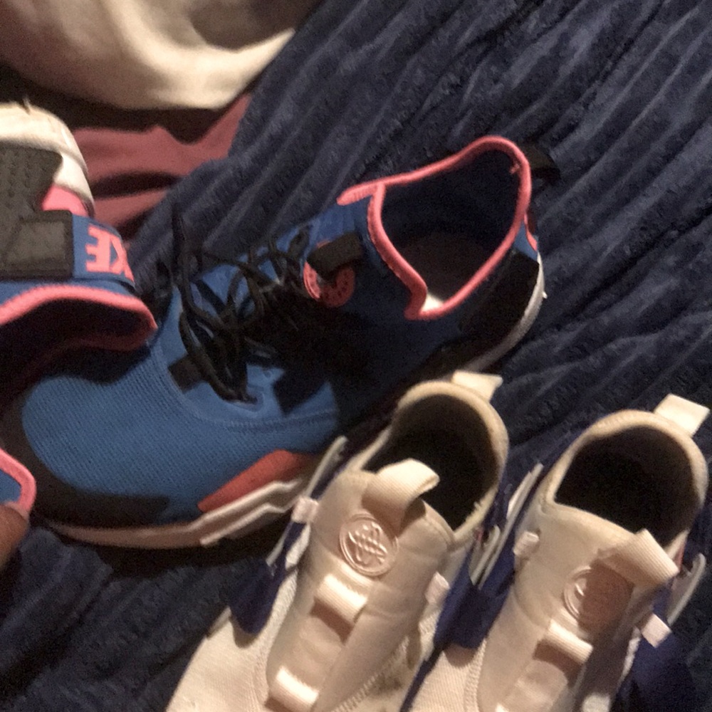 Nike huaraches and timberland s